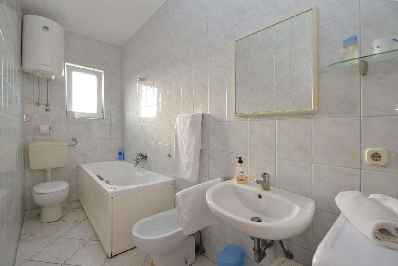 Apartman Rasip, Murter Exterior foto